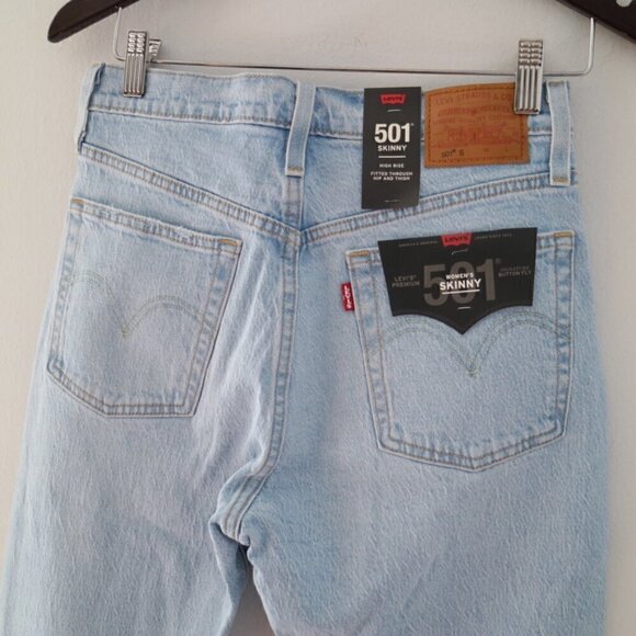 NWT Levi's 501 Skinny Jeans Size 28 High Waist Distressed Blue Light Wash - Picture 8 of 8